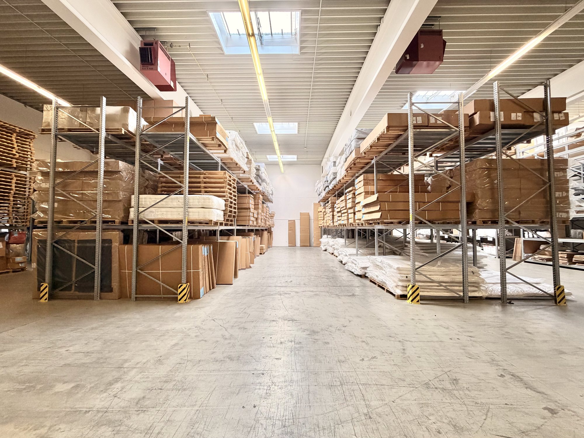 LOGISTIK & SERVICE