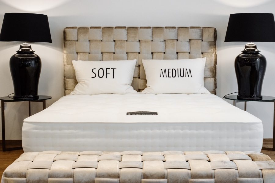 COCOON Luxusbetten – Boxspringbetten und Matratzen im Showroom