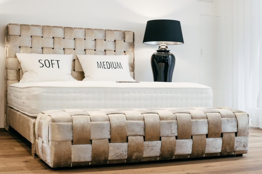 COCOON Luxusbetten – Boxspringbetten und Matratzen im Showroom