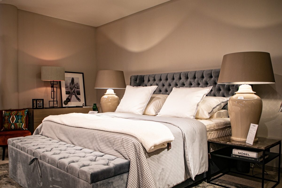 COCOON Luxusbetten – Boxspringbetten und Wohntextilien im Showroom